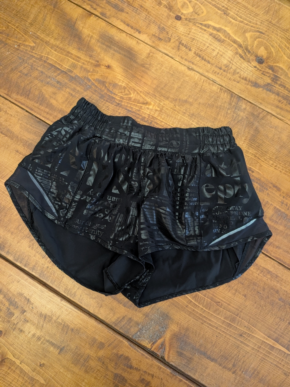 Lululemon 2.5" Shorts